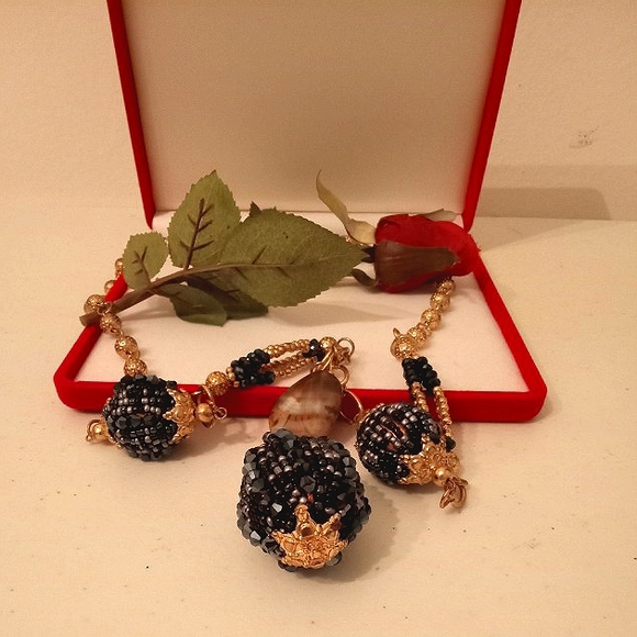 🎁 FREE GIFT INCLUDED 🎁 NWOT Beaded Onyx Necklace - Picture 8 of 15